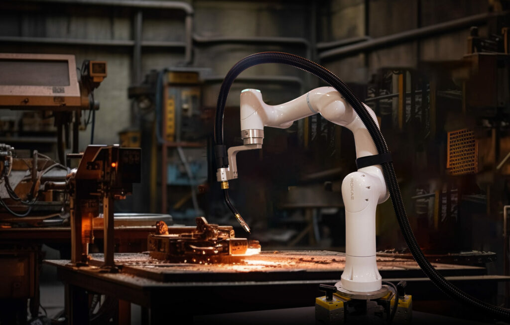 Cobot SR welding Gdzie wykorzystuje się coboty w spawalnictwie?