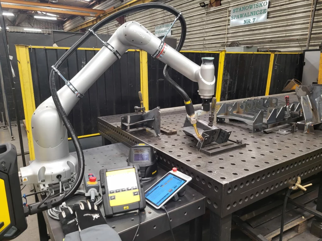 Cobot spawalniczy CR12