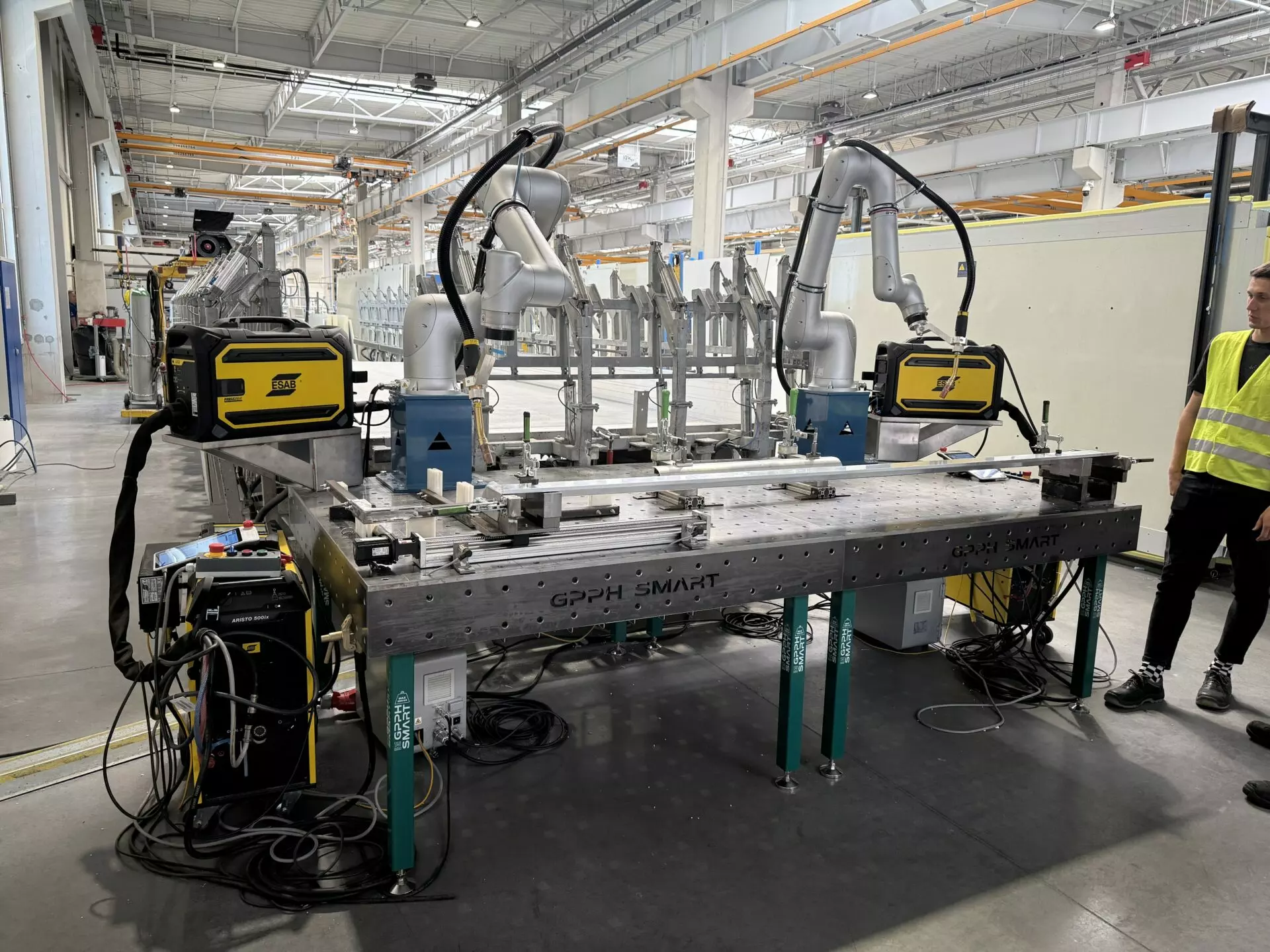 Aluteam welding cobot - cobot spawalniczy CR12